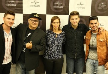 Leandro Luz, Thiago Caires, Luis Felipe e DJ Kaju assinam contrato com a Universal